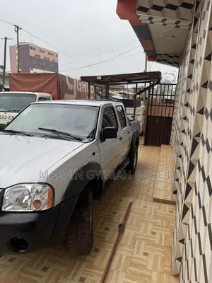 Nissan Hardbody 2008 Silver