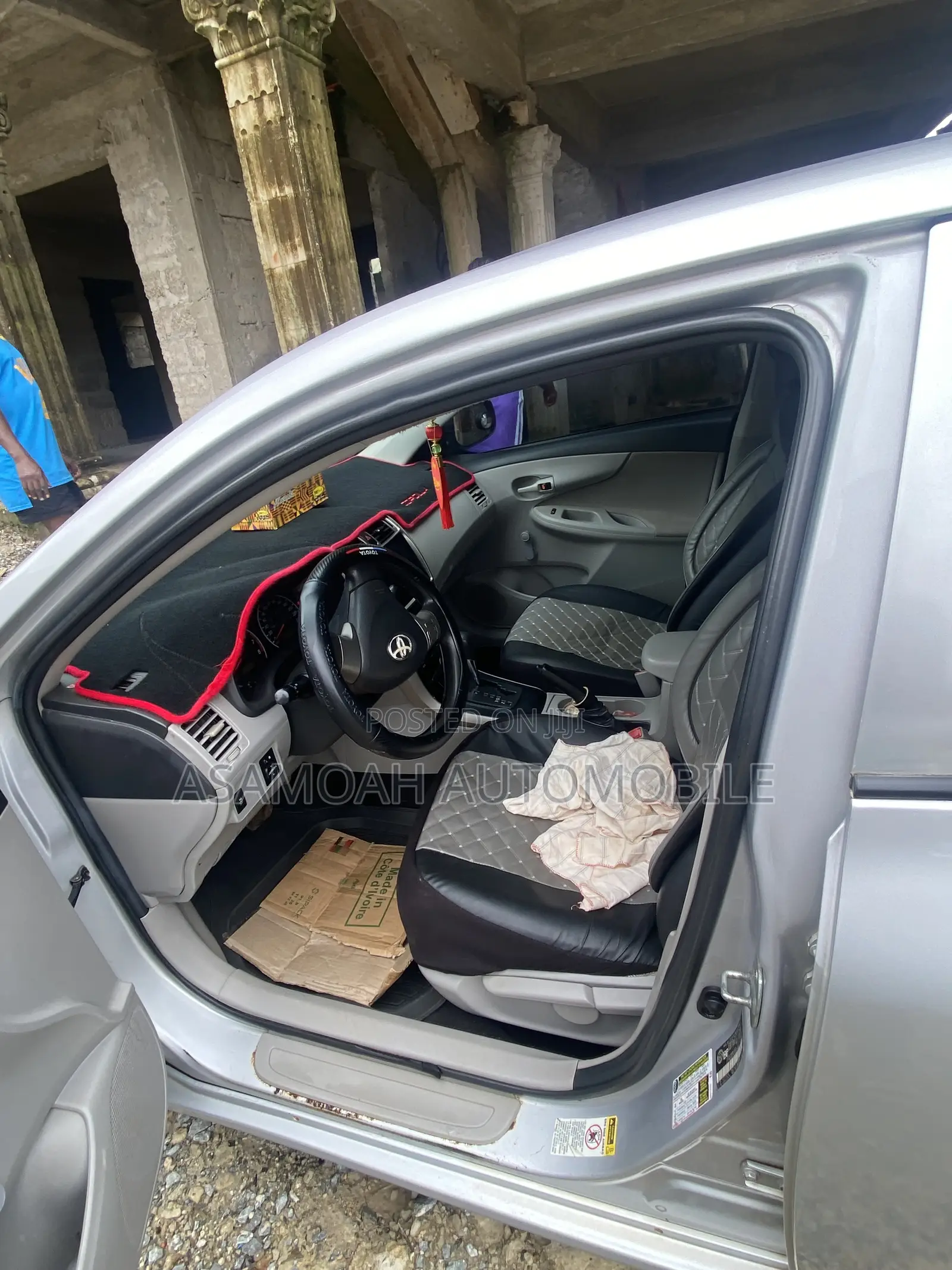Toyota Corolla 2012 Silver
