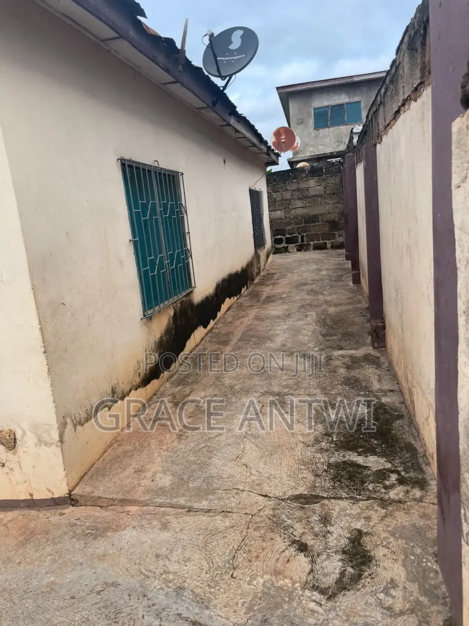 5bdrm Bungalow in Kumasi Metropolitan for sale