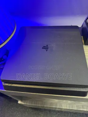 Play Station 4 Slim 1tb 12 Games