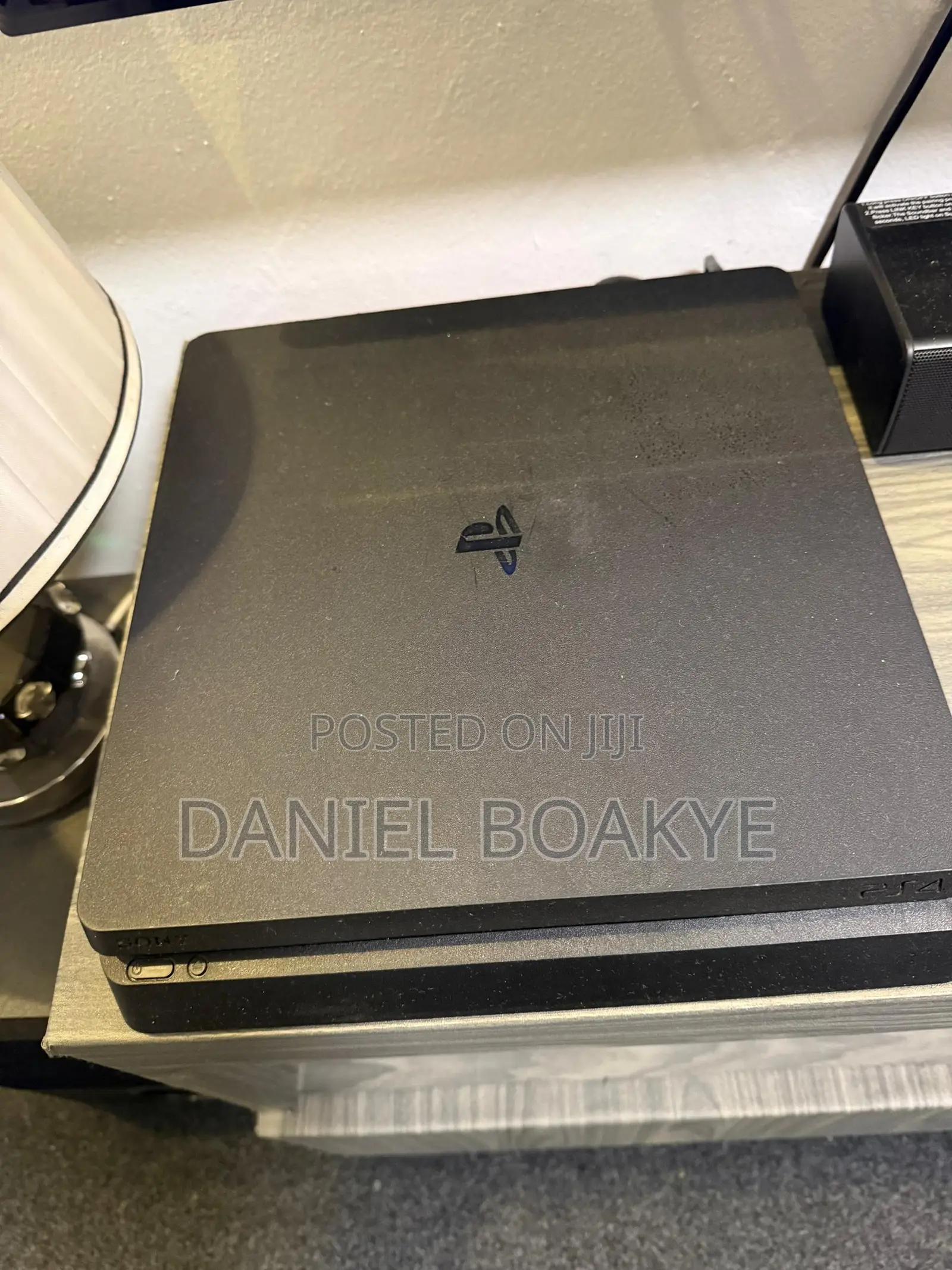 Play Station 4 Slim 1tb 12 Games