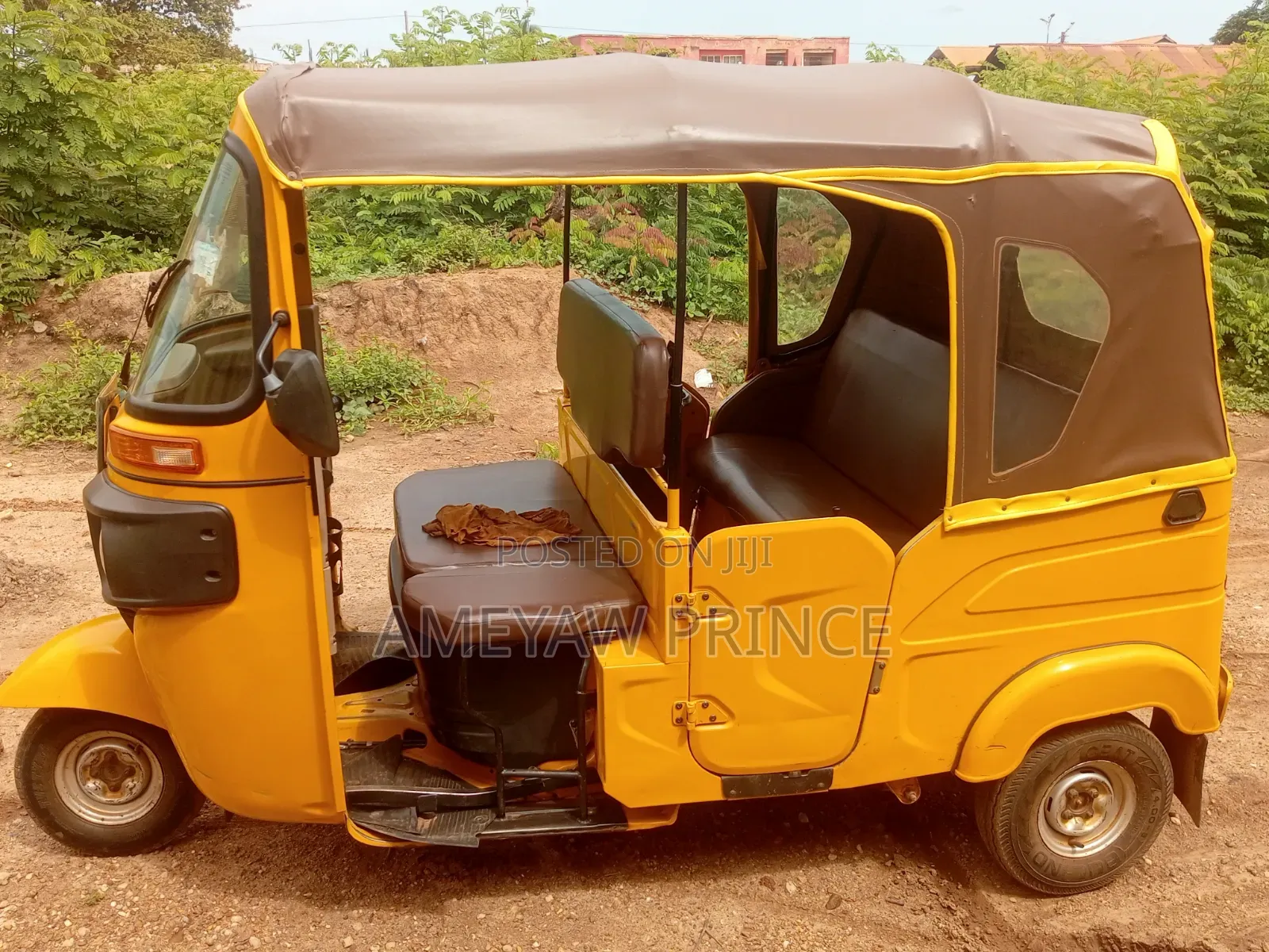 Bajaj RE 2025 Yellow