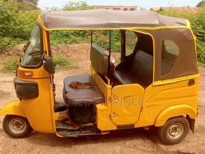 Bajaj RE 2025 Yellow