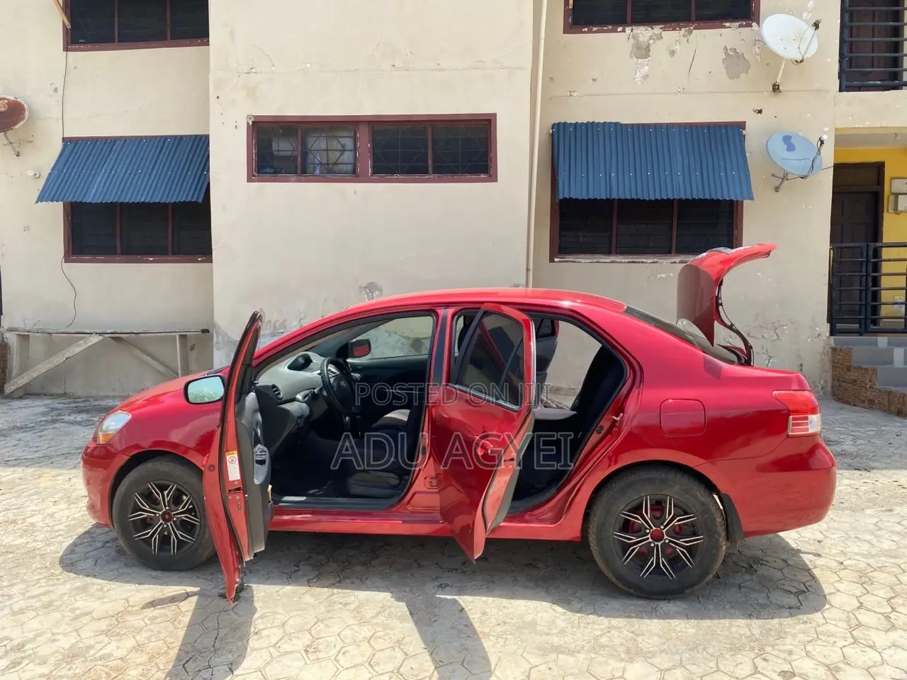 Toyota Yaris 2012 Red