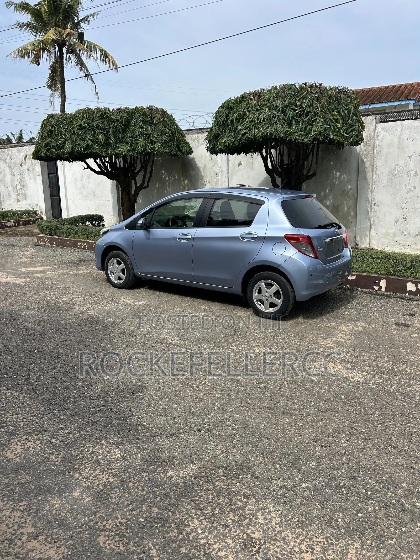 Toyota Vitz 1.3 FWD 3dr 2014 Blue