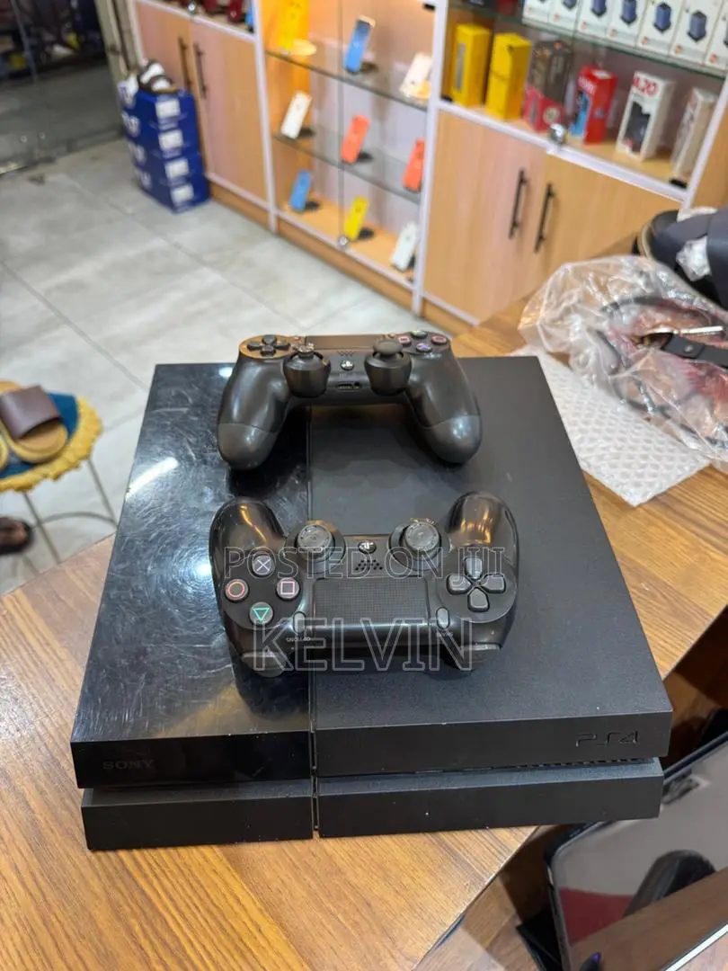Play Station 4
