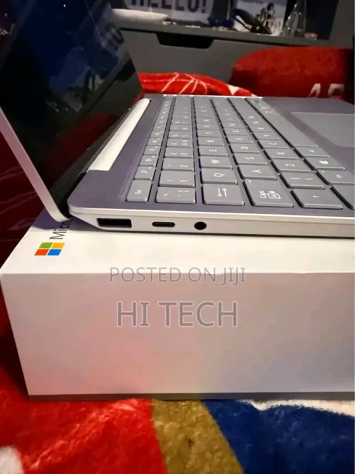 New Laptop Microsoft Surface Laptop Go 2 8GB Intel Core i5 SSD 128GB