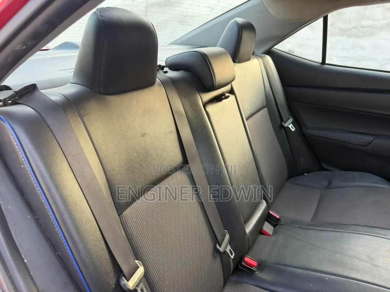 Toyota Corolla SE Special Edition 4dr Sedan (1.8L 4cyl CVT) 2017 Red