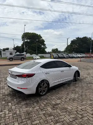 Hyundai Elantra 2017 White