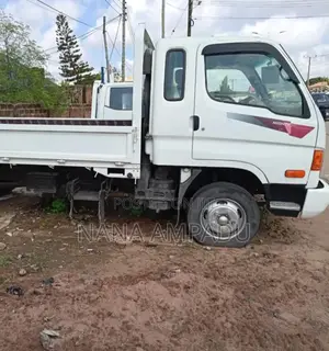 Hyundai Mighty 2