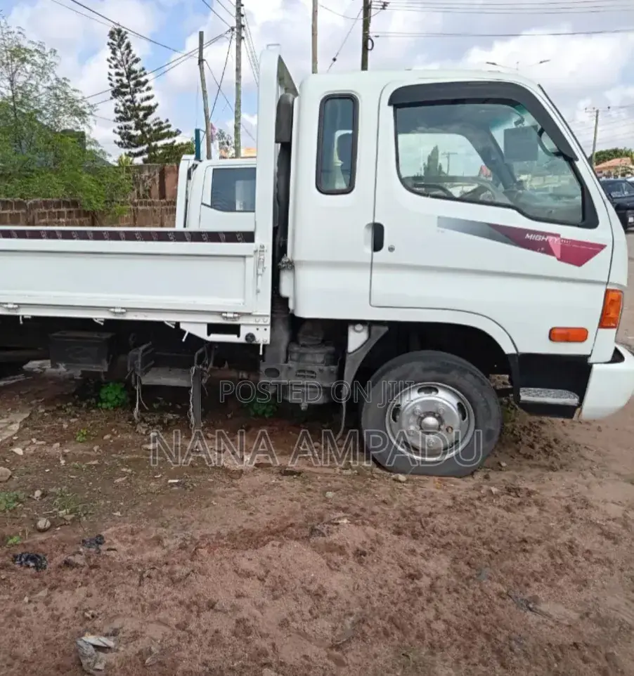 Hyundai Mighty 2