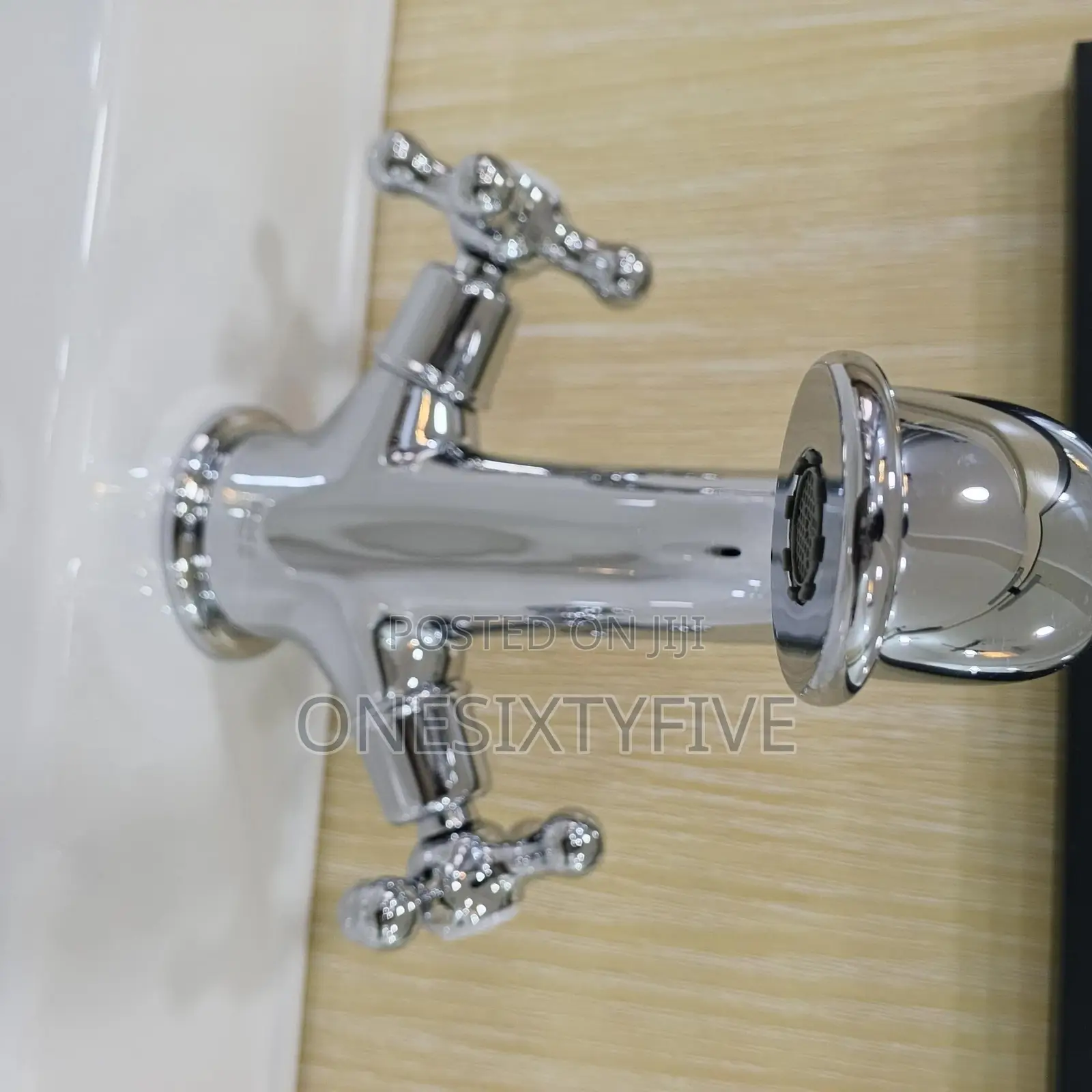 Roca Washbasin Faucet/Tap Hot Cold