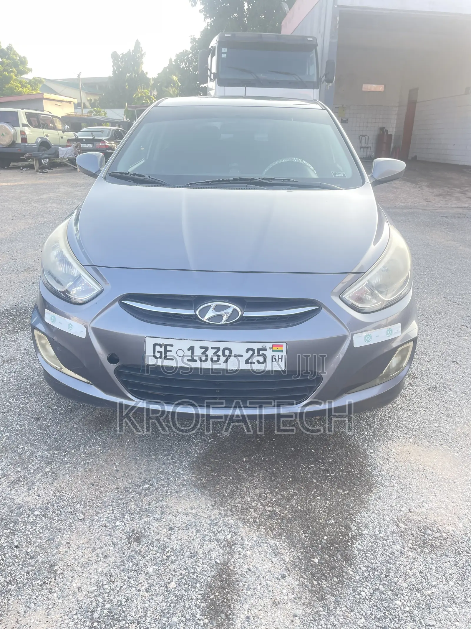 Hyundai Accent SE Hatchback 2016 Gray