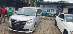 Toyota Noah 2.0 FWD (8 Seater) 2014 Gray