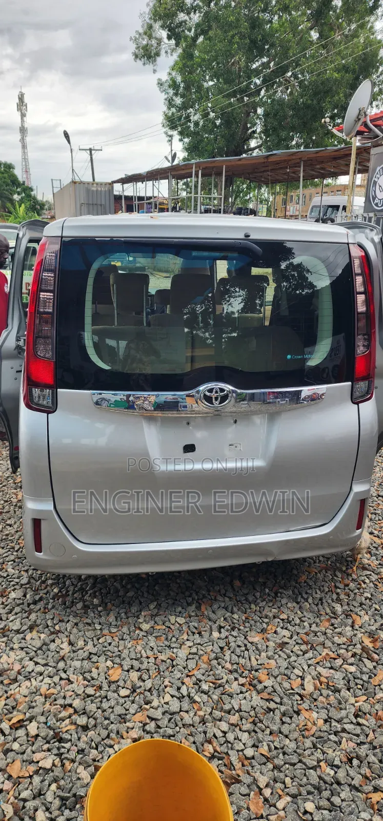 Toyota Noah 2.0 FWD (8 Seater) 2014 Gray