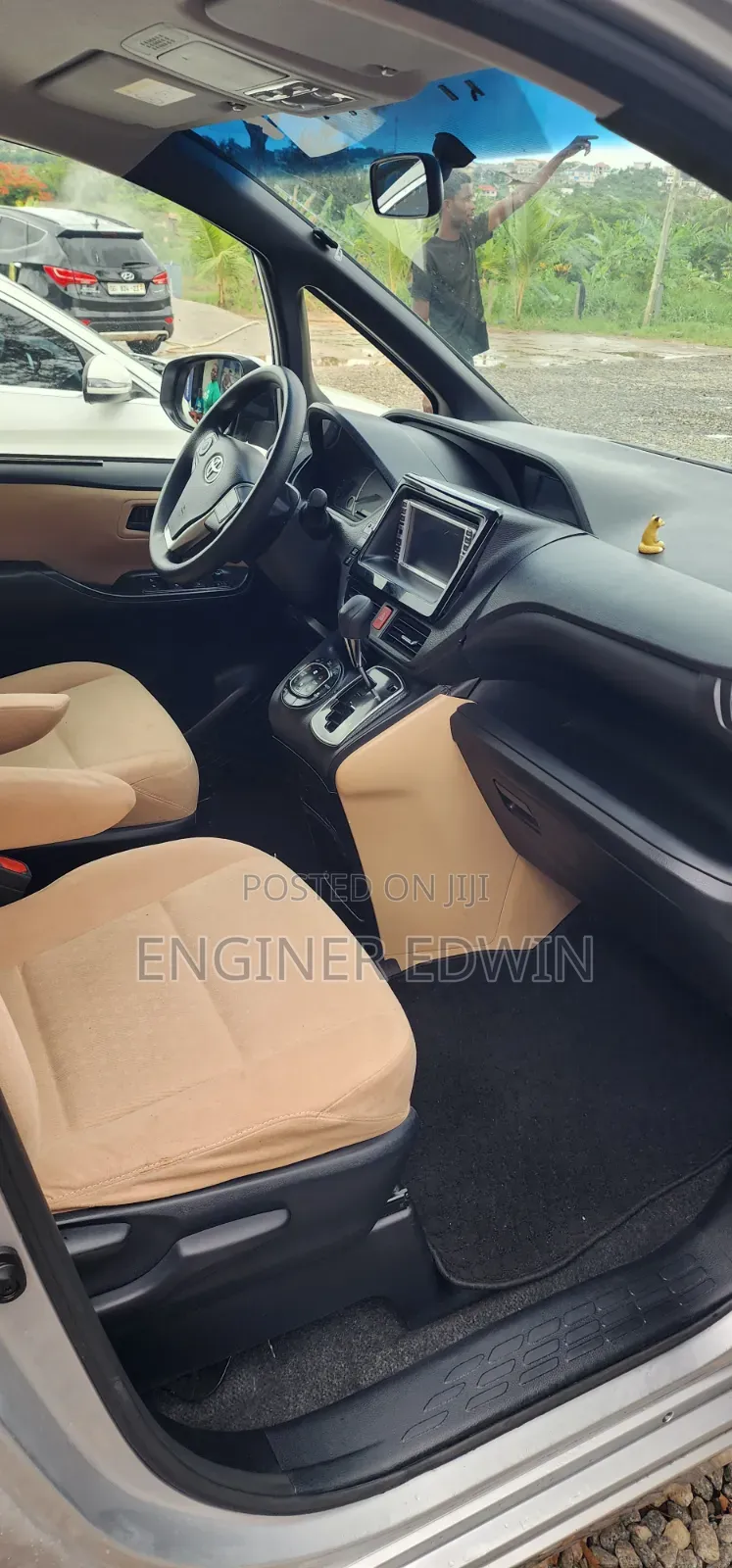 Toyota Noah 2.0 FWD (8 Seater) 2014 Gray