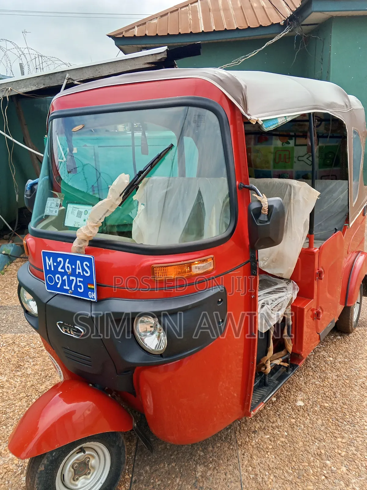 Bajaj RE 2025 Red