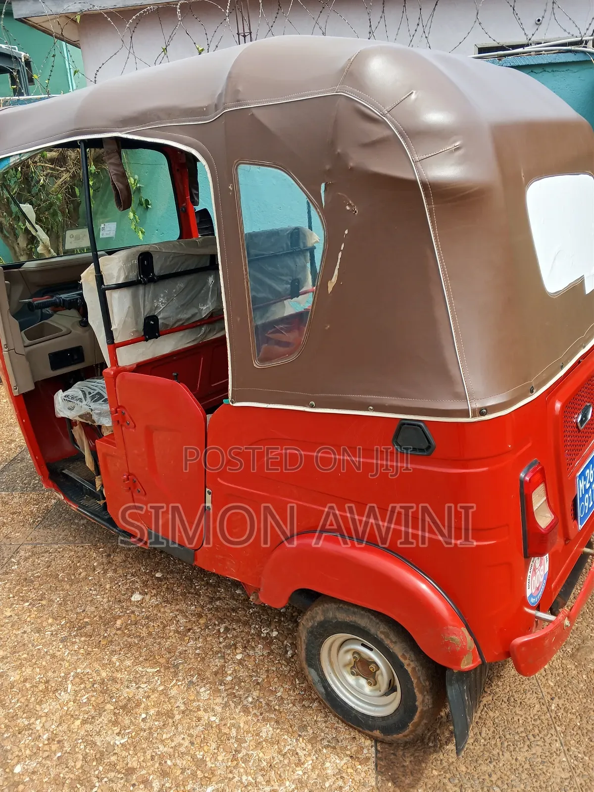 Bajaj RE 2025 Red
