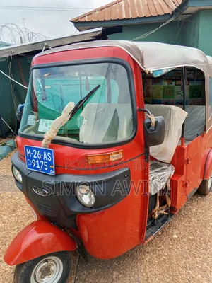 Bajaj RE 2025 Red