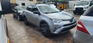 Toyota RAV4 SE 4dr SUV AWD (2.5L 4cyl 6A) 2018 Gray