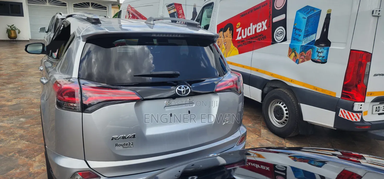 Toyota RAV4 SE 4dr SUV AWD (2.5L 4cyl 6A) 2018 Gray