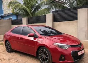 Toyota Corolla 2015 Red