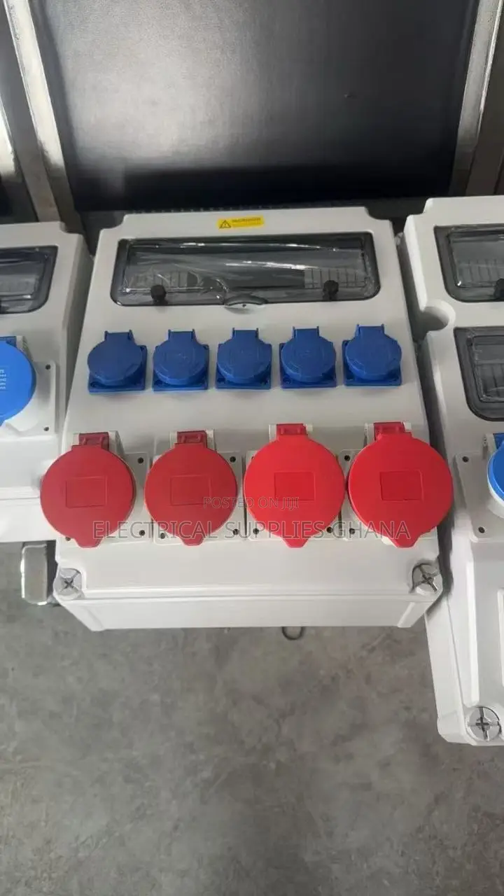 Socket Distribution Board 5×13a 4×32a Iec Industrial Outlets