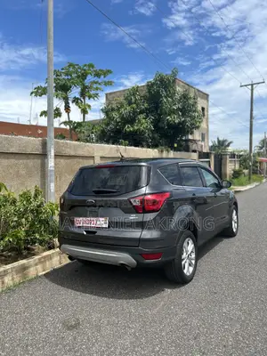 Ford Escape SE 4x4 2019 Gray