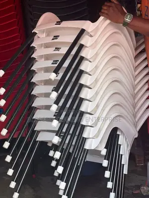White Plastic Chairs With Metal Legs