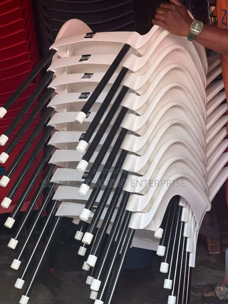 White Plastic Chairs With Metal Legs