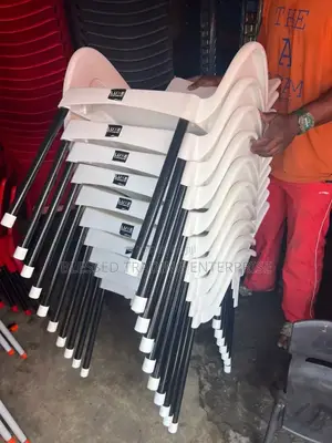 White Plastic Chairs With Metal Legs