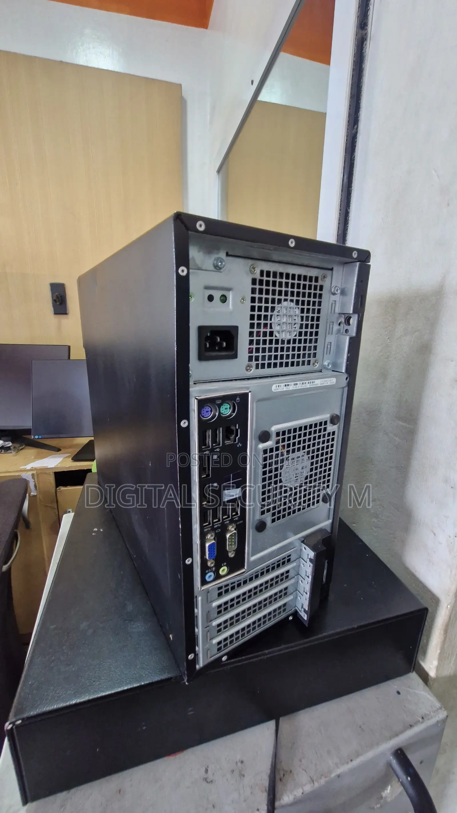 Desktop Computer Dell Precision 3000 16GB Intel Core i7 HDD+SSD 1T