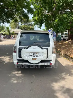 Mitsubishi Pajero 2010 White