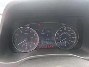 Hyundai Elantra 2018 Silver