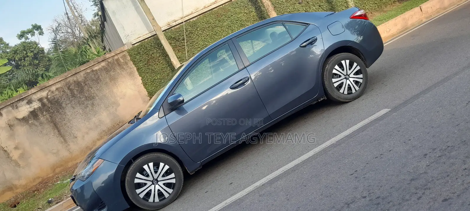 Toyota Corolla LE ECO 4dr Sedan (1.8L 4cyl CVT) 2017 Gray