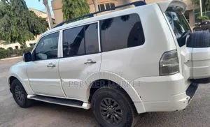 Mitsubishi Pajero 3.0 2010 White