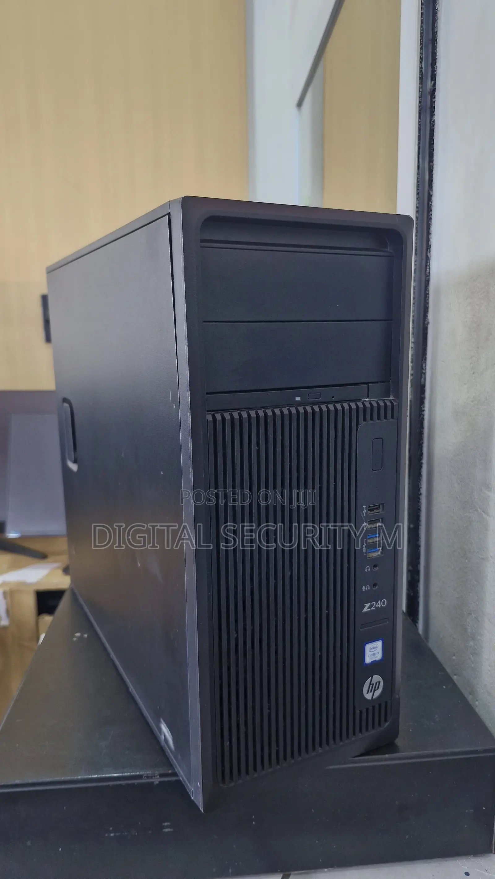 Desktop Computer HP Z240 16GB Intel Core i5 HDD 1T