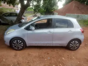 Toyota Vitz 2015 Gray