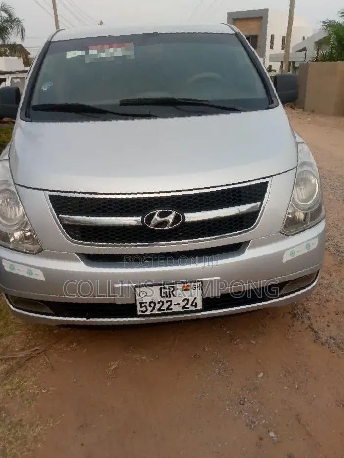 Hyundai H1 2014 Silver