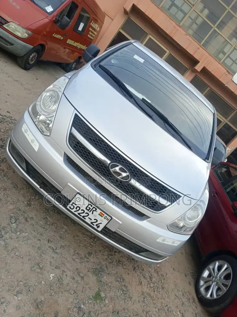 Hyundai H1 2014 Silver