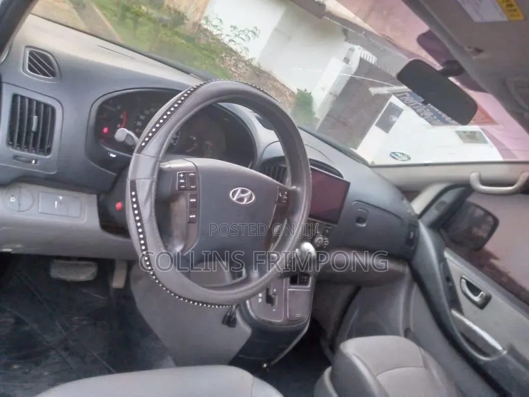 Hyundai H1 2014 Silver