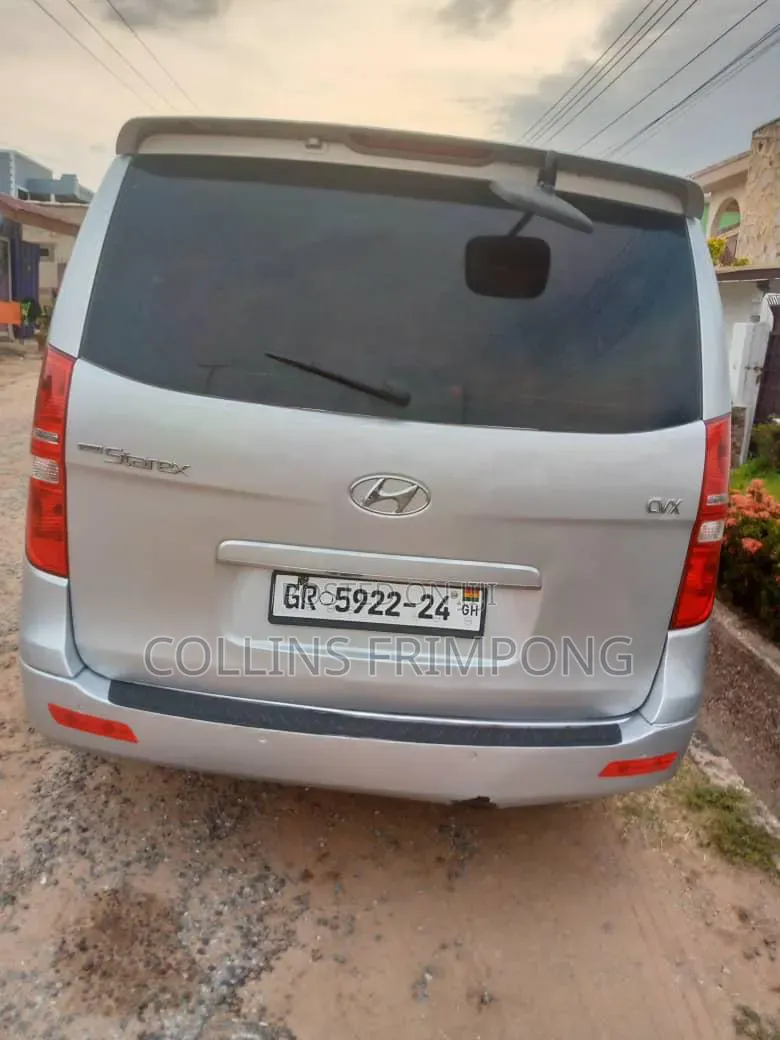 Hyundai H1 2014 Silver