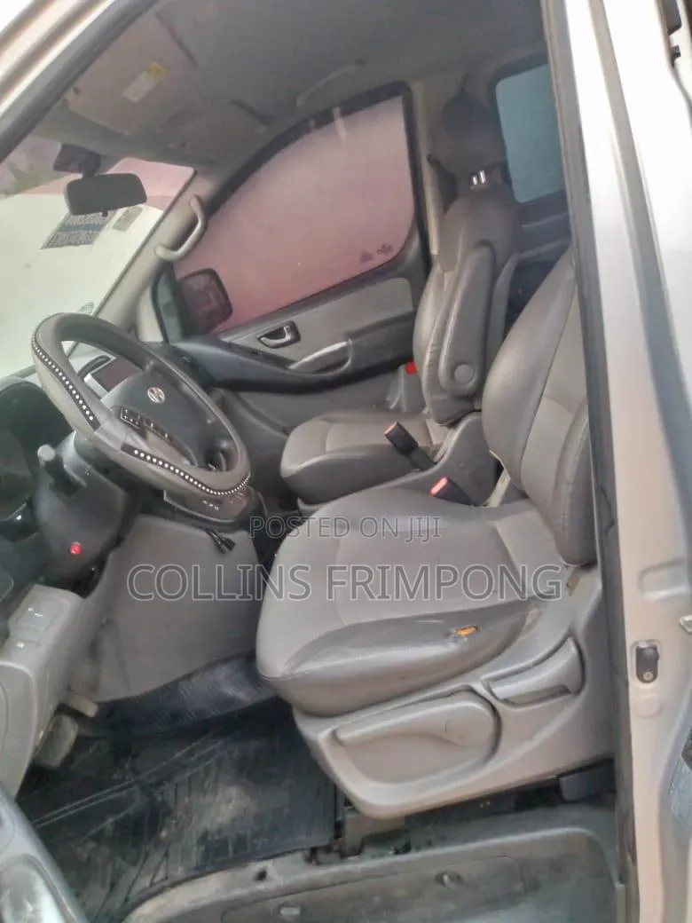 Hyundai H1 2014 Silver