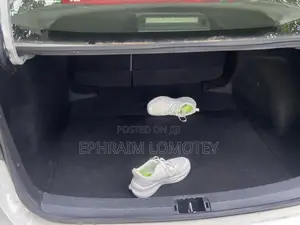 Toyota Corolla SE 2021 White