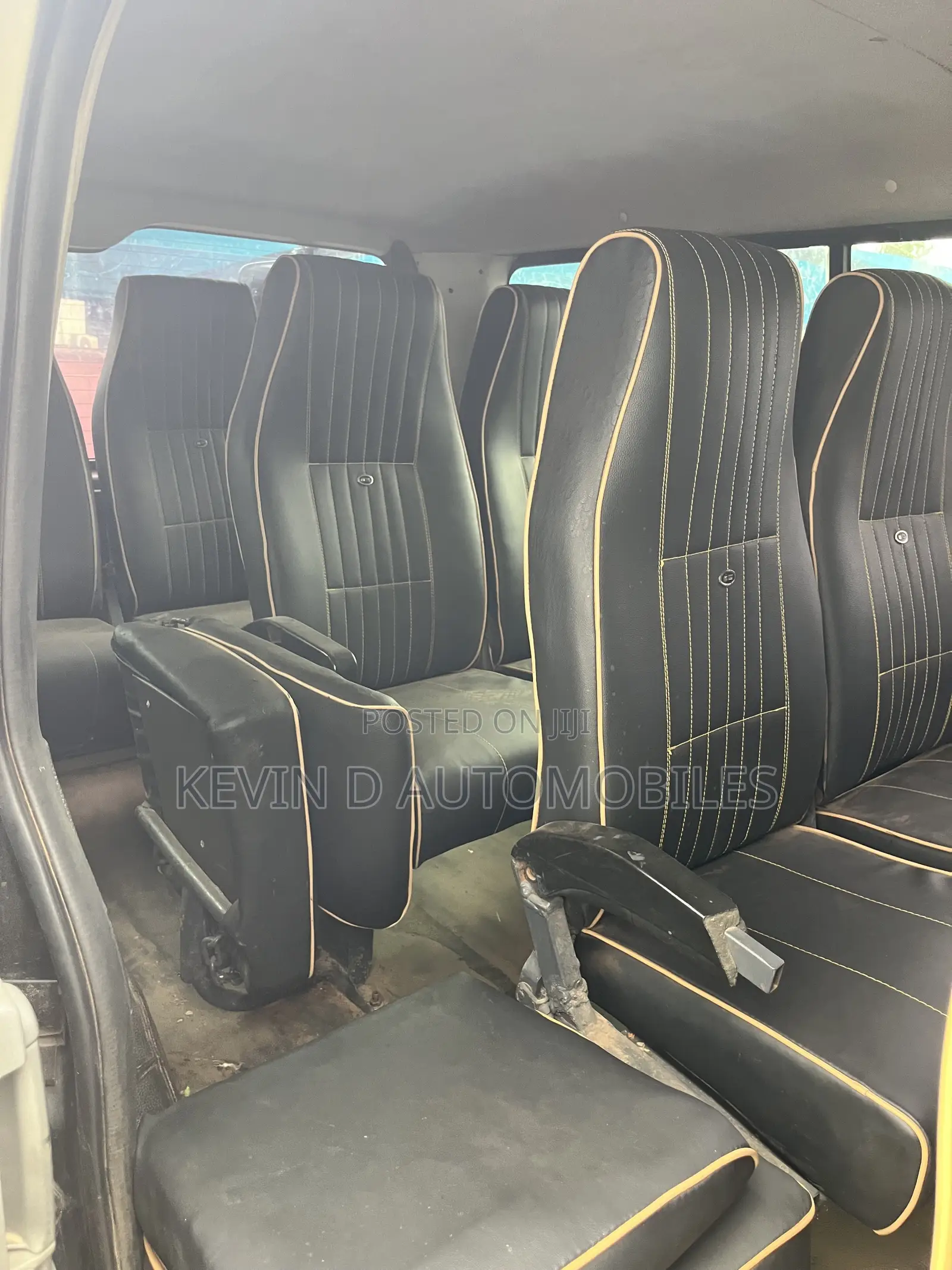 Toyota HiAce 2010 Black