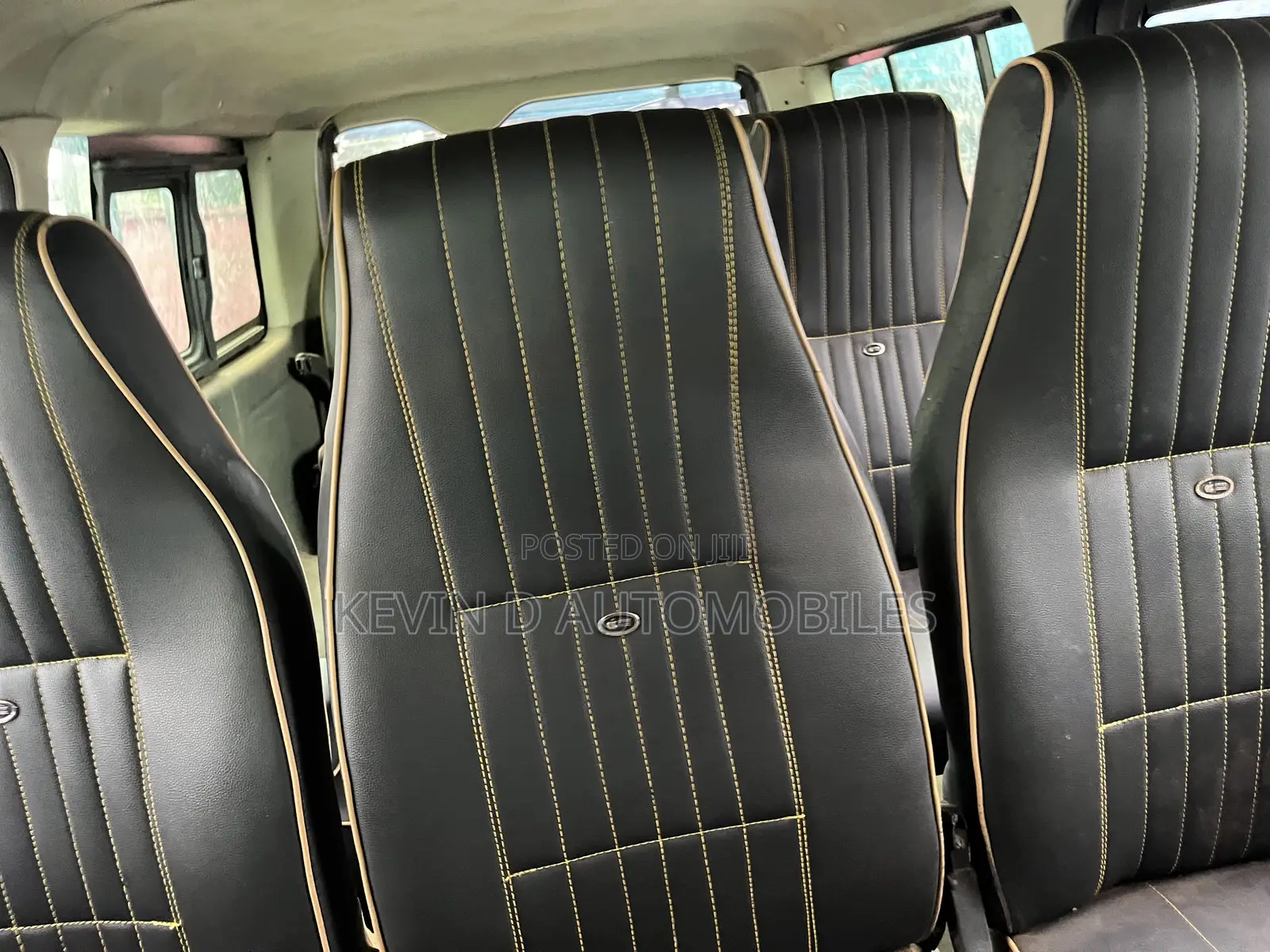 Toyota HiAce 2010 Black