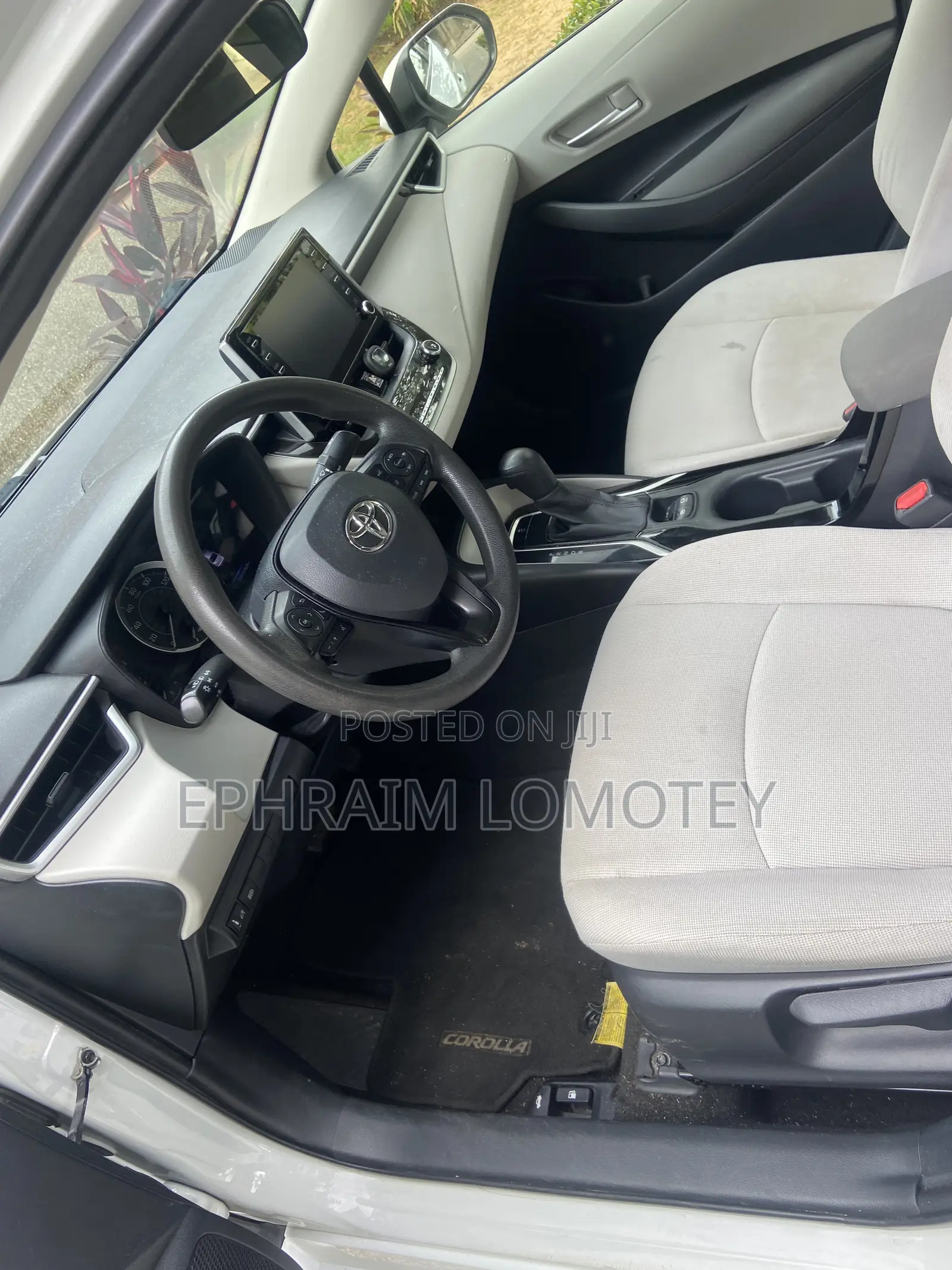 Toyota Corolla SE 2021 White