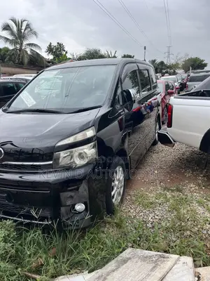 Toyota Voxy 2012 Black