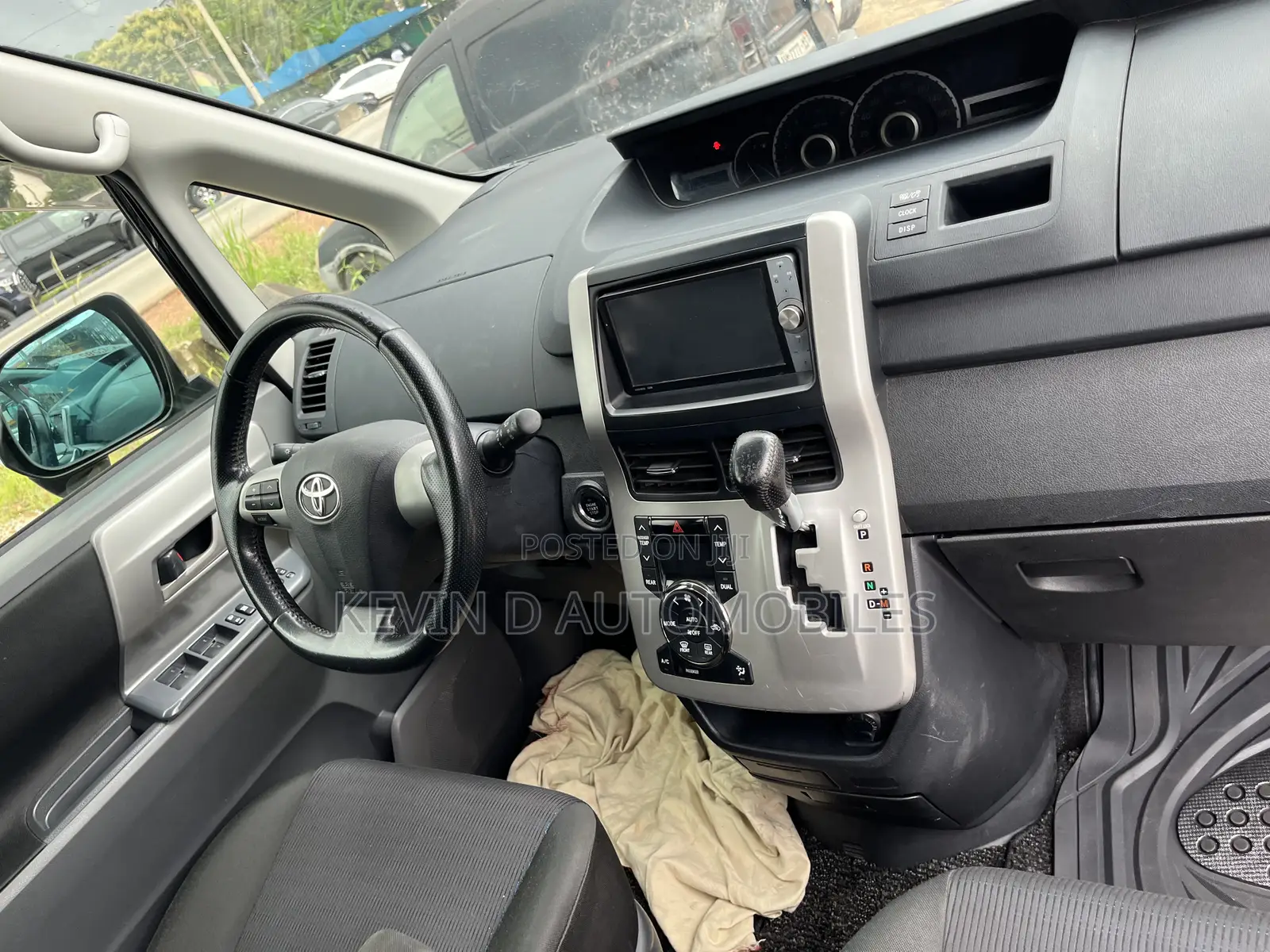 Toyota Voxy 2012 Black