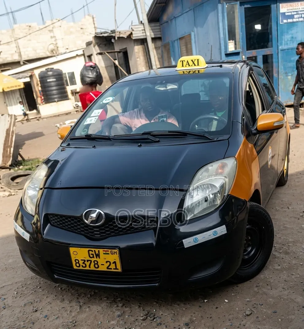 Toyota Vitz 1.0 FWD 3dr 2010 Black